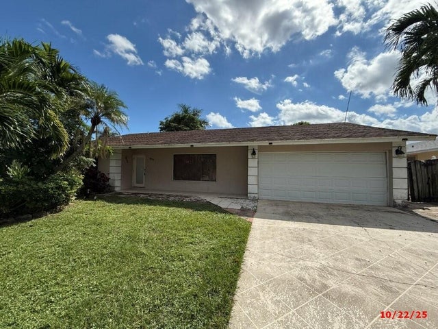 Photo of 5340 Guildcrest St, Lake Worth FL