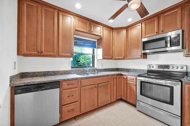 5 of 70 - 866 Nw 25th Avenue, Delray Beach, FL