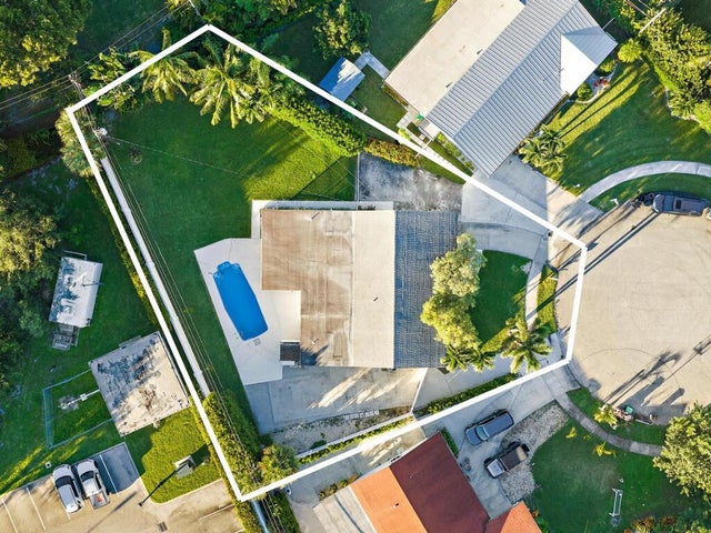 5 of 35 - 77 Holly Circle, Tequesta, FL