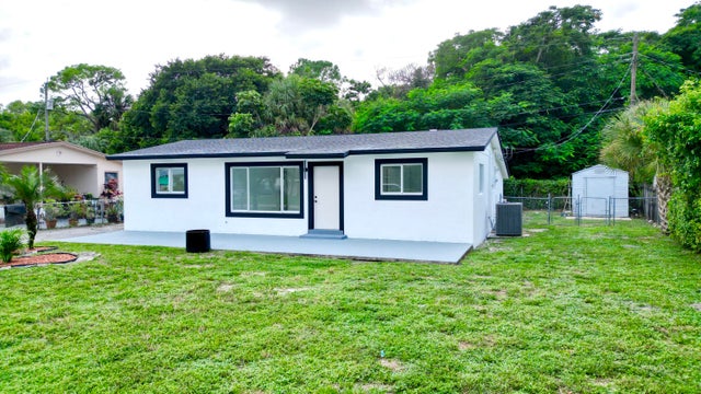 4 of 40 - 773 Arlington Drive, West Palm Beach, FL