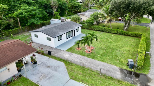 5 of 26 - 773 Arlington Drive, West Palm Beach, FL