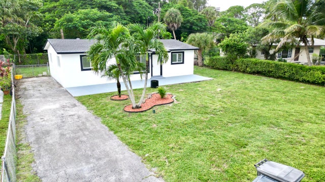 5 of 40 - 773 Arlington Drive, West Palm Beach, FL