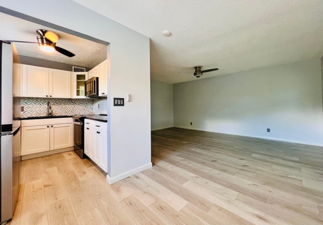 3 of 18 - 260 Dorchester K, West Palm Beach, FL