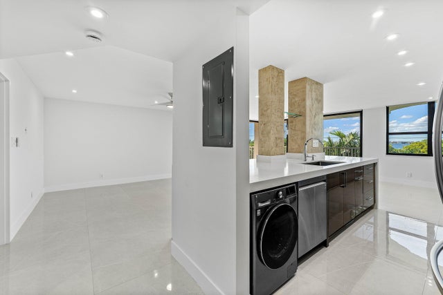 3 of 36 - 5480 N Ocean Drive #b1c, Singer Island, FL