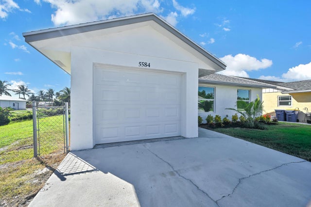 3 of 23 - 5584 Se Katharine Avenue, Stuart, FL
