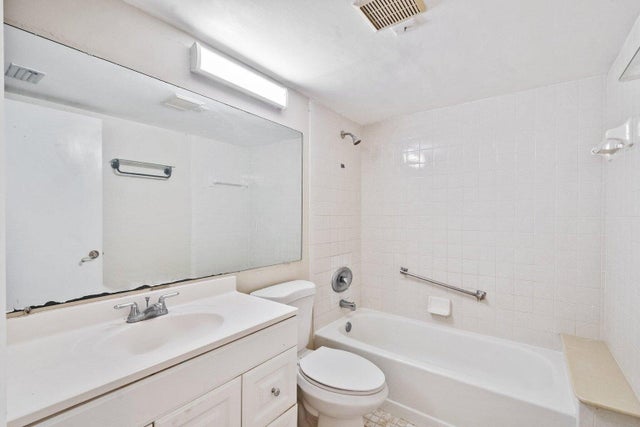 5 of 15 - 1111 Green Pine Boulevard #a2, West Palm Beach, FL
