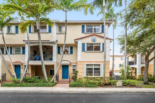 2 of 23 - 2897 S Greenleaf Circle, Boynton Beach, FL
