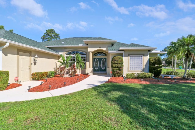 2 of 51 - 713 Se Damask Avenue, Port Saint Lucie, FL