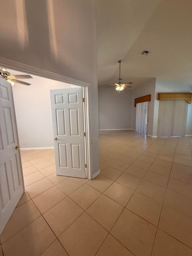 4 of 27 - 633 Nw Whitfield Way, Port Saint Lucie, FL