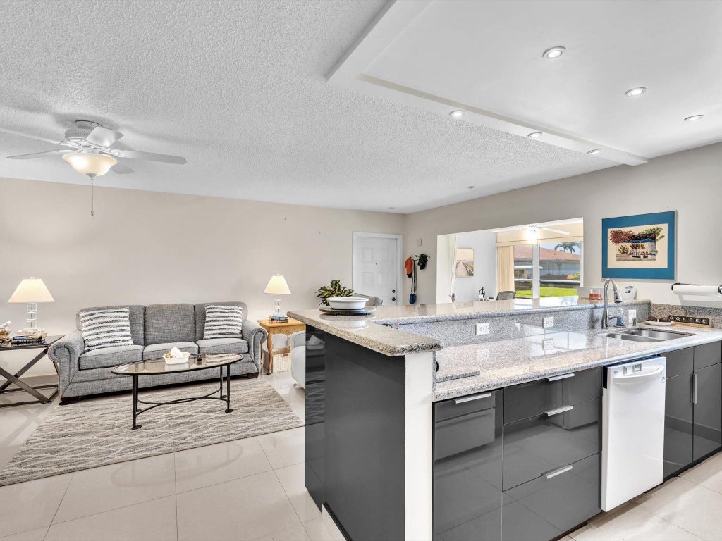 4855 Nw 3rd Ct #c, Delray Beach