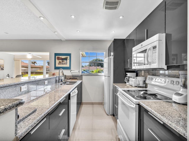4 of 53 - 4855 Nw 3rd Court #c, Delray Beach, FL