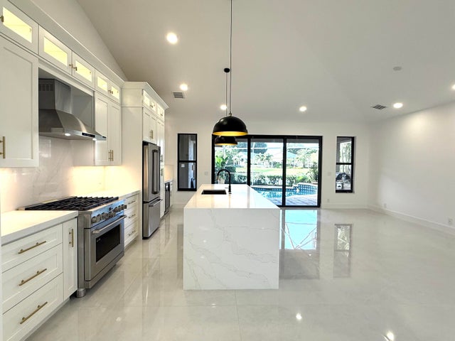 4 of 47 - 123 Victoria Bay Court, Palm Beach Gardens, FL