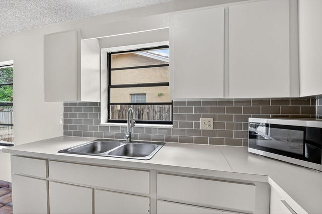 4 of 24 - 2747 Summit Boulevard, West Palm Beach, FL