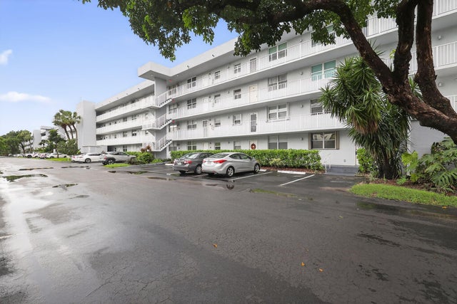 1 of 14 - 111 Royal Park Drive #4a, Oakland Park, FL