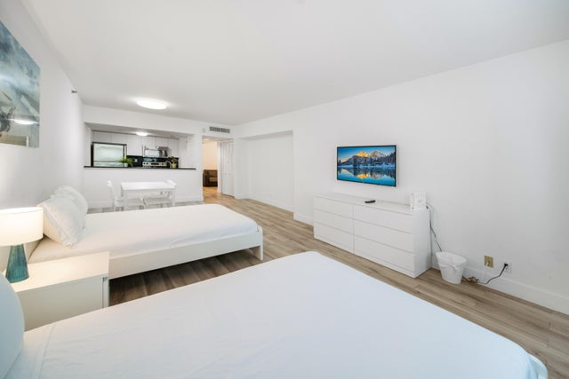 4 of 19 - 834 Ocean Drive #406, Miami Beach, FL