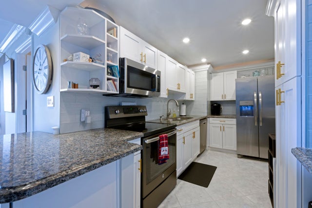 3 of 26 - 5600 N Flagler Drive #1906, West Palm Beach, FL