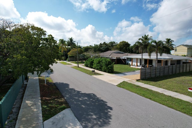 3 of 4 - 910 Se 3rd Avenue, Delray Beach, FL
