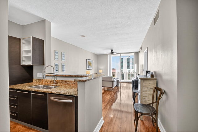 2 of 44 - 550 Okeechobee Boulevard #821, West Palm Beach, FL