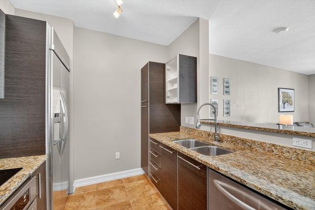 3 of 44 - 550 Okeechobee Boulevard #821, West Palm Beach, FL
