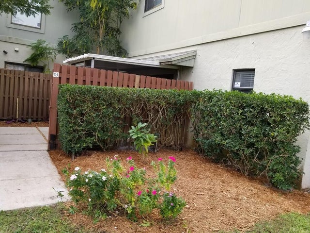2 of 17 - 10 Crossings Circle #a, Boynton Beach, FL