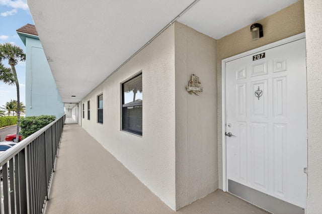 3 of 47 - 2424 N Federal Highway #207, Boynton Beach, FL