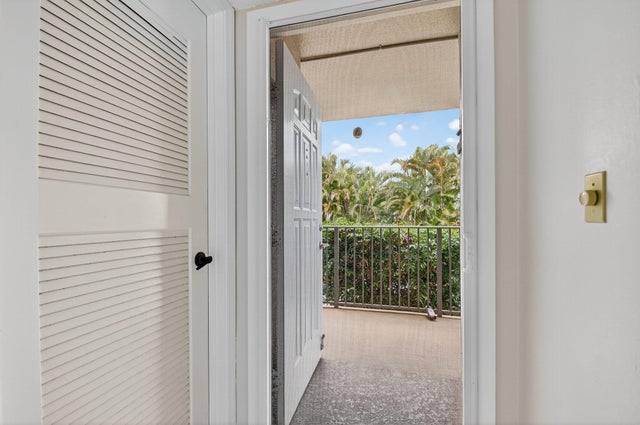 4 of 47 - 2424 N Federal Highway #207, Boynton Beach, FL