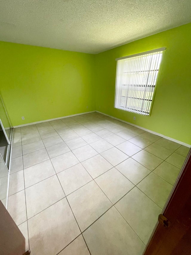 5 of 12 - 4290 Woodstock Drive #d, West Palm Beach, FL