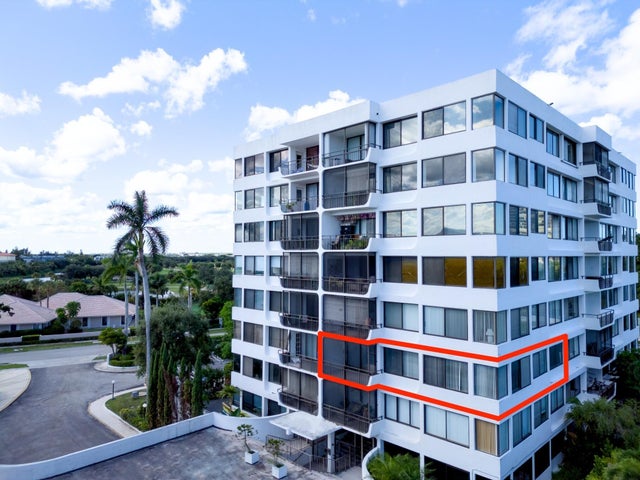 4 of 27 - 1500 Presidential Way #306, West Palm Beach, FL