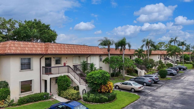 2 of 18 - 7118 Golf Colony Court #105, Lake Worth, FL