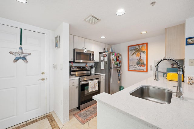 4 of 22 - 1801 N Flagler Drive #732, West Palm Beach, FL