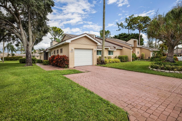 1 of 42 - 6827 Fountains Circle, Lake Worth, FL