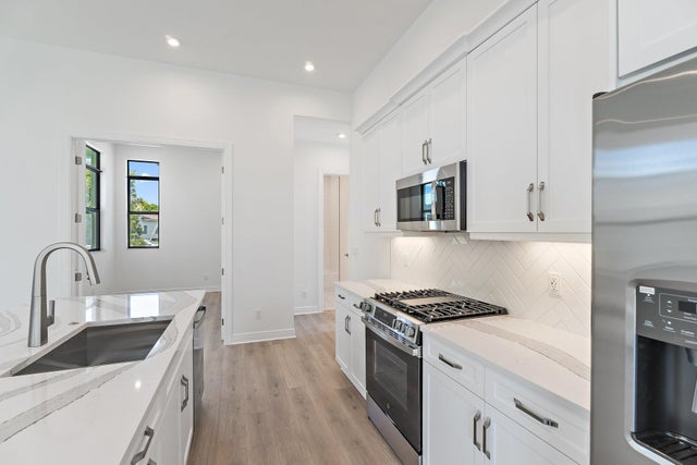 2 of 40 - 308 Se Via Sangro, Port Saint Lucie, FL