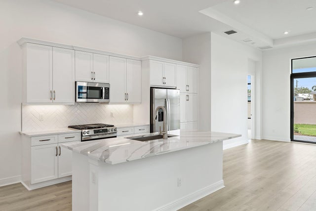 4 of 40 - 308 Se Via Sangro, Port Saint Lucie, FL