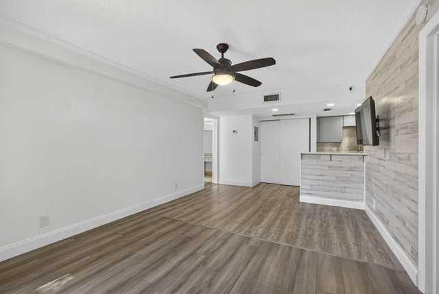 3 of 21 - 612 Executive Center Drive #3107, West Palm Beach, FL