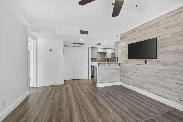 4 of 21 - 612 Executive Center Drive #3107, West Palm Beach, FL