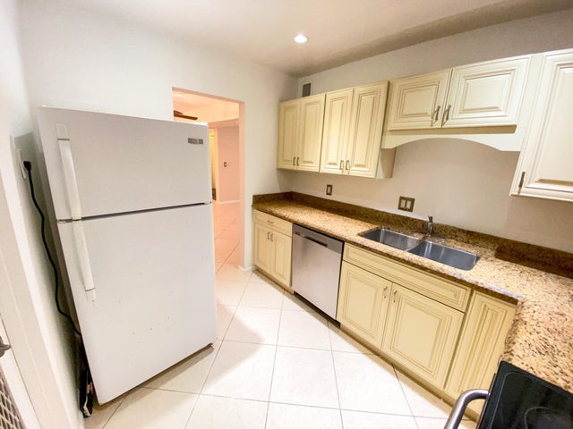 3 of 10 - 612 Nw 13th Street #27, Boca Raton, FL