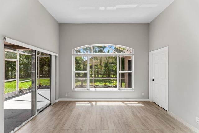 4 of 34 - 2022 Bonisle Circle, Riviera Beach, FL