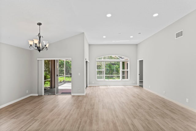 5 of 34 - 2022 Bonisle Circle, Riviera Beach, FL