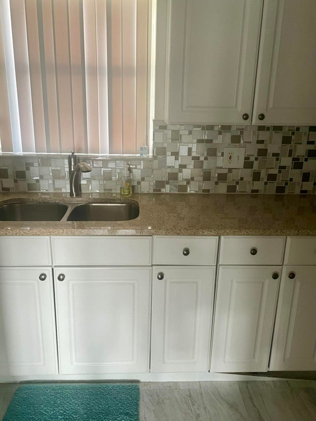 5 of 8 - 130 Lake Dora Drive, West Palm Beach, FL