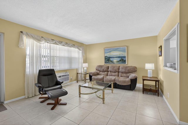 2 of 32 - 414 Windsor R, West Palm Beach, FL