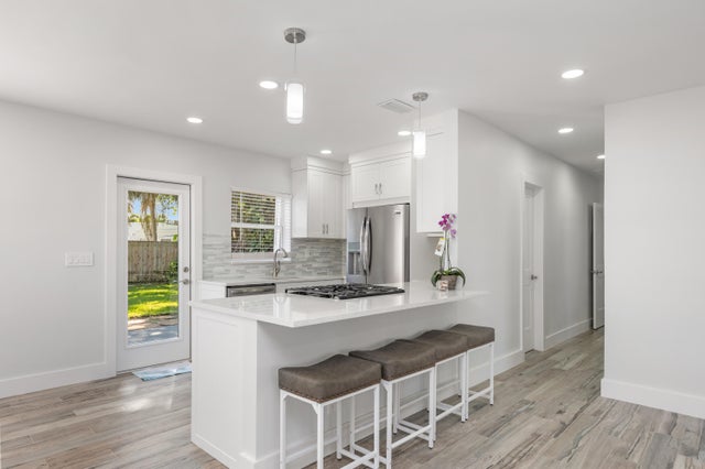 702 S 12th St, Lantana