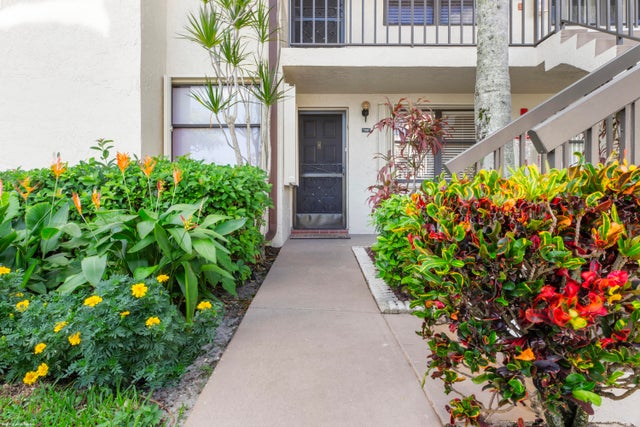 1 of 29 - 7698 Tahiti Lane #105, Lake Worth, FL