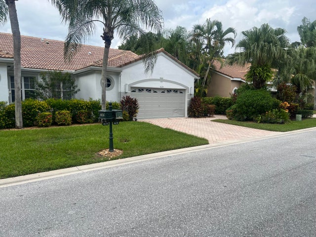 3 of 33 - 4638 Carlton Golf Drive, Lake Worth, FL