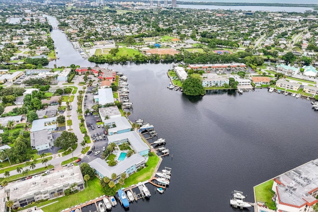 2 of 26 - 400 Northlake Court #104, North Palm Beach, FL