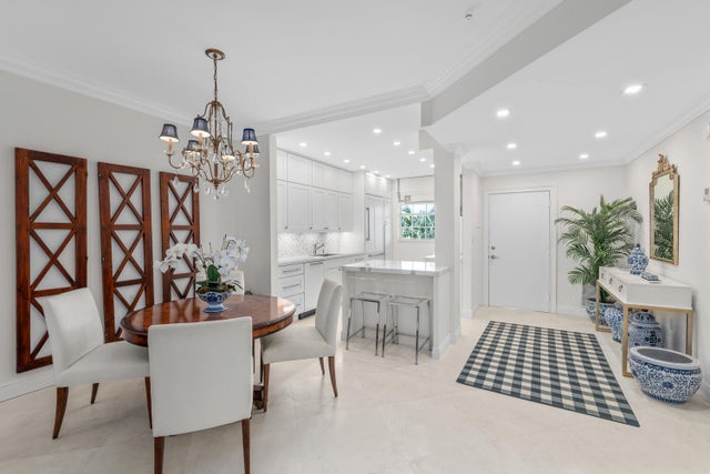 5 of 43 - 127 Peruvian Avenue #302, Palm Beach, FL
