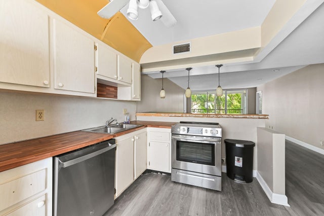 4 of 27 - 4080 Tivoli Court #202, Lake Worth, FL