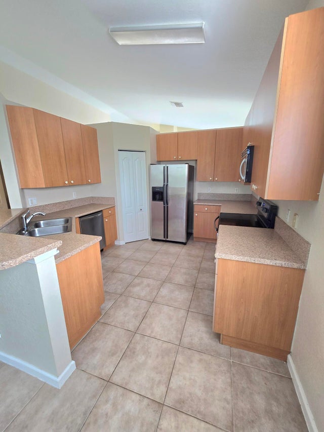 3 of 21 - 6204 Spring Lake Terrace, Fort Pierce, FL