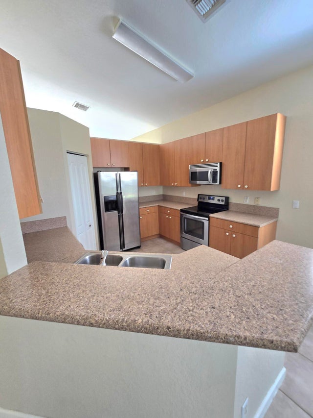 4 of 21 - 6204 Spring Lake Terrace, Fort Pierce, FL