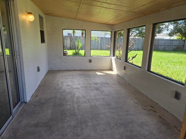 5 of 5 - 253 Sw Starflower Avenue, Port Saint Lucie, FL