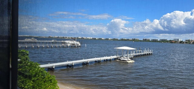 1 of 3 - 896 N Federal Highway #224, Lantana, FL